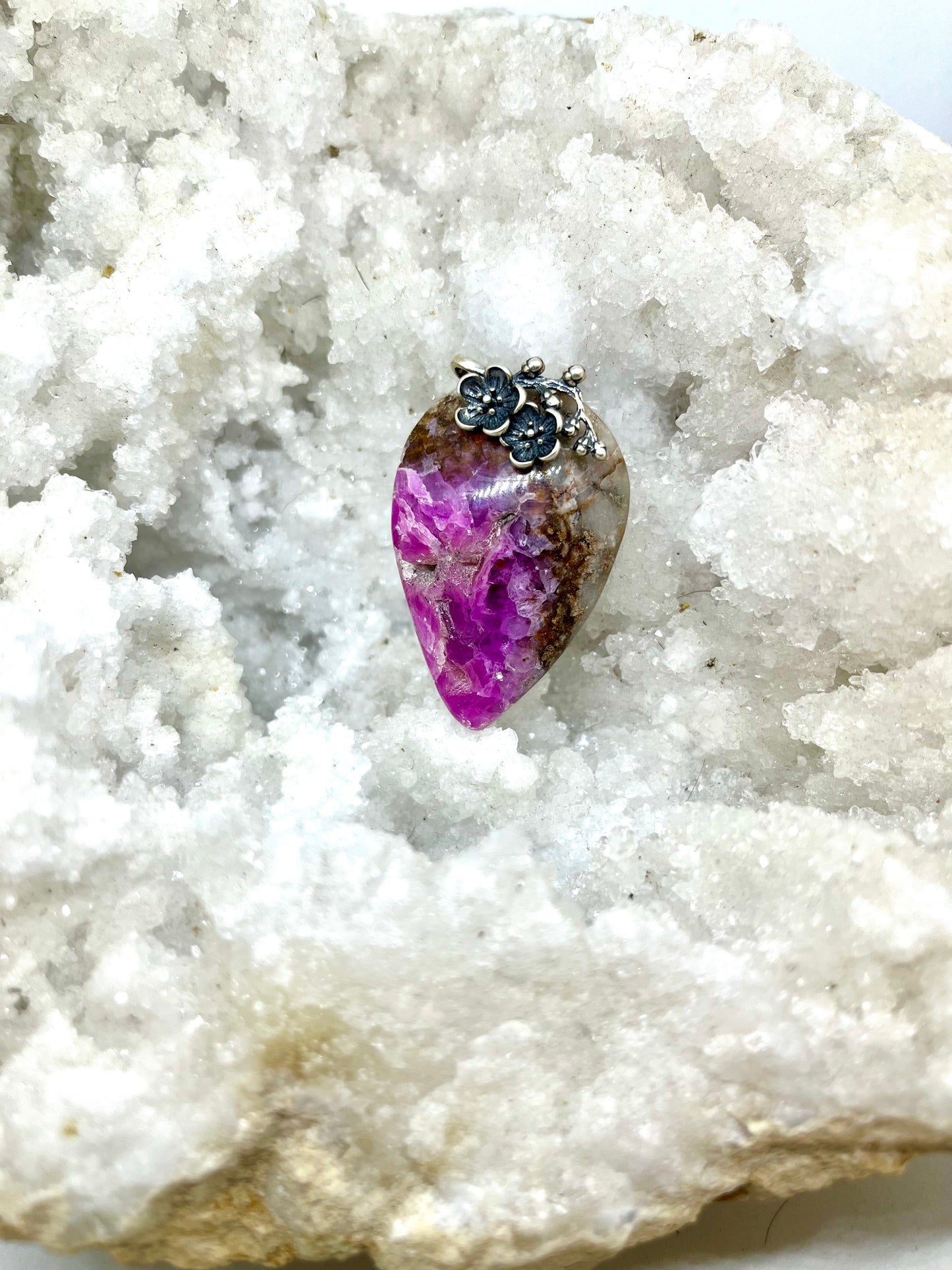 Pendentif en cobaltocalcite