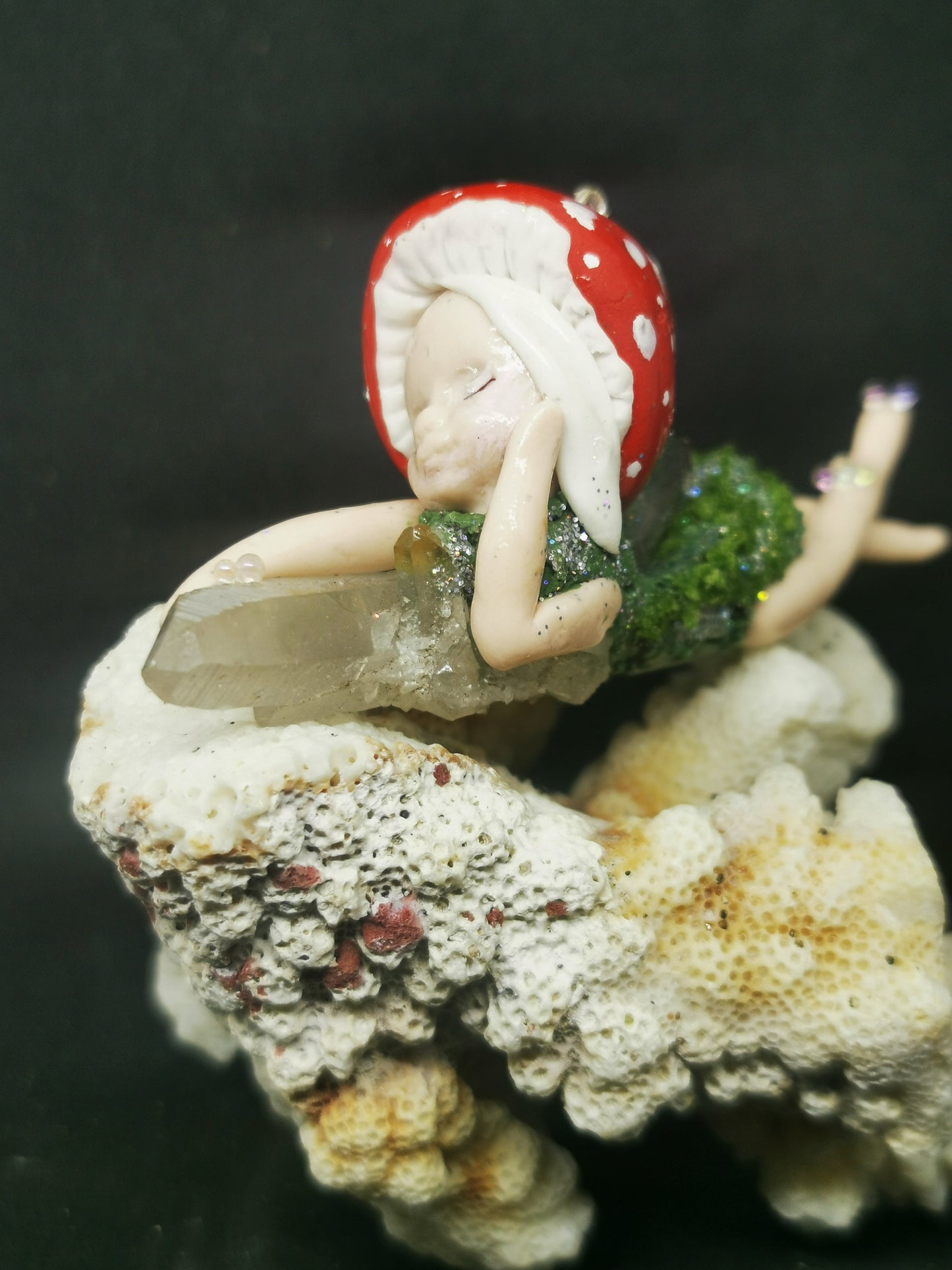 Fée porcelaine sur quartz