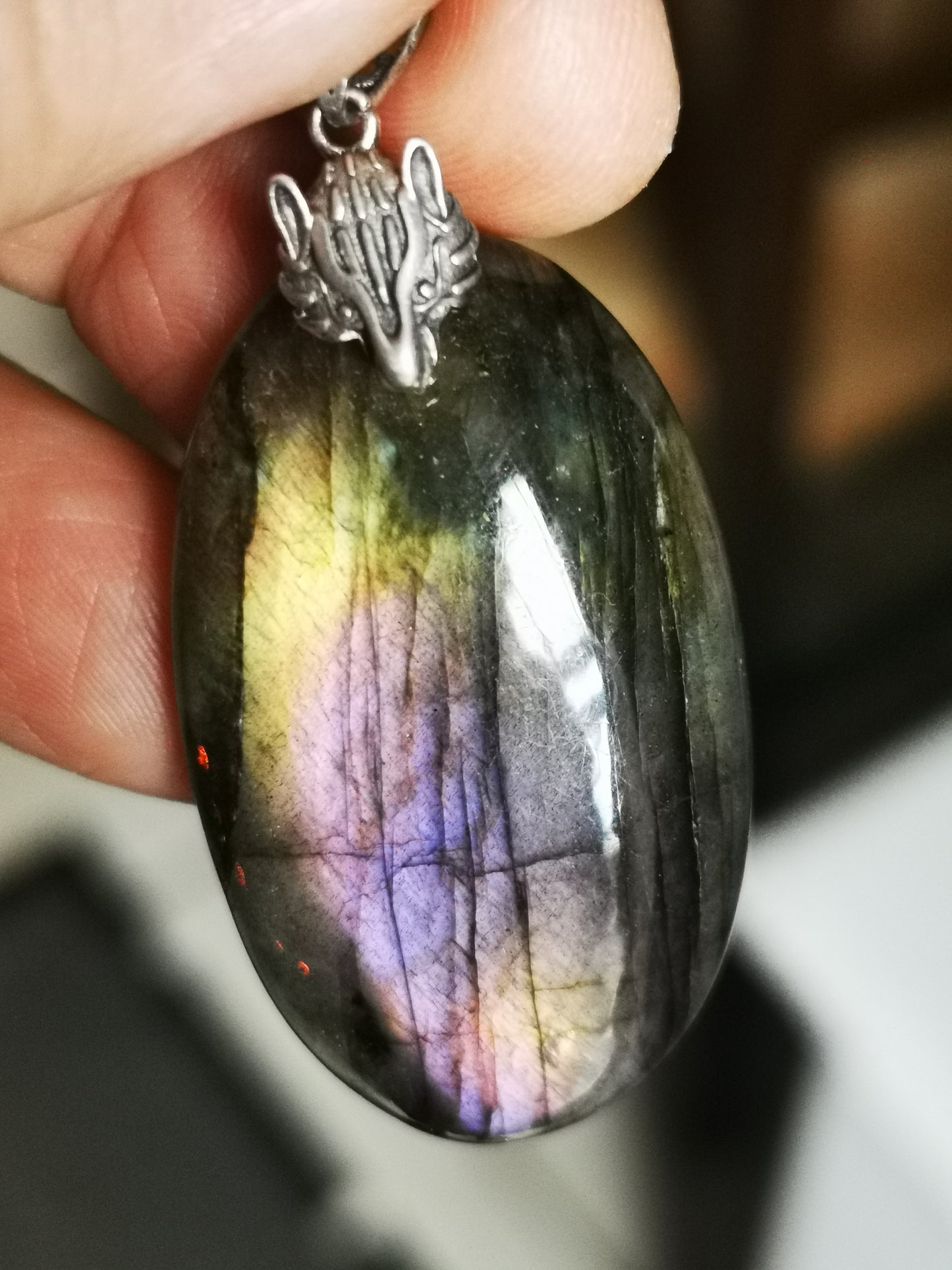 Labradorite violette