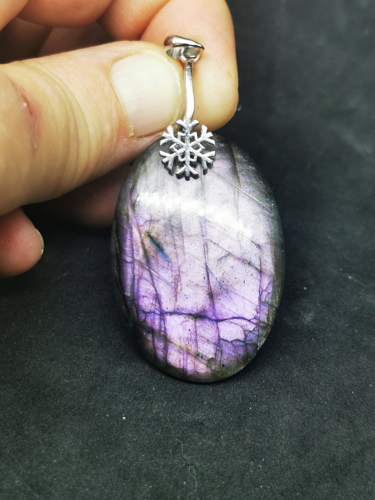 Labradorite violette