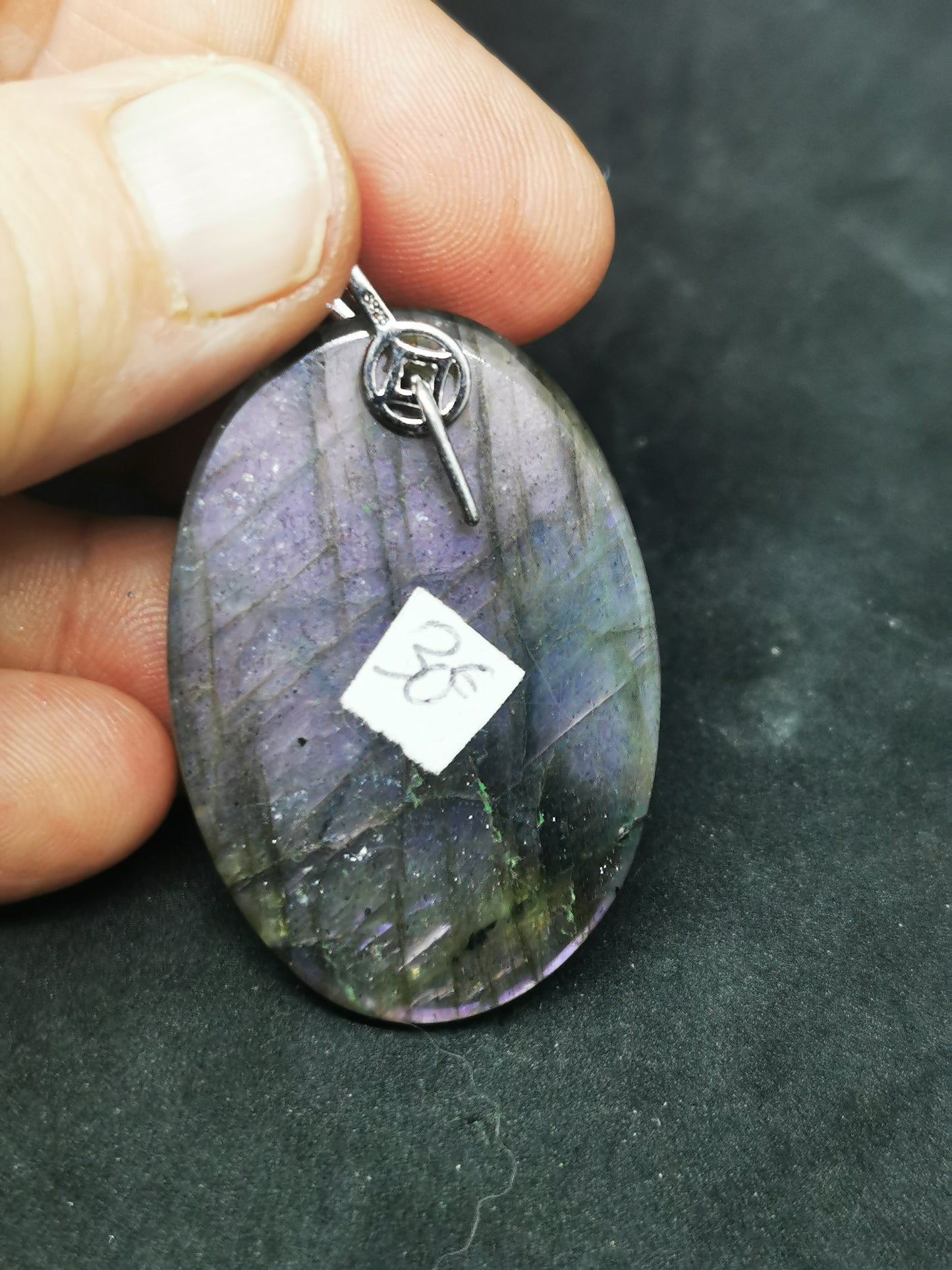 Labradorite violette