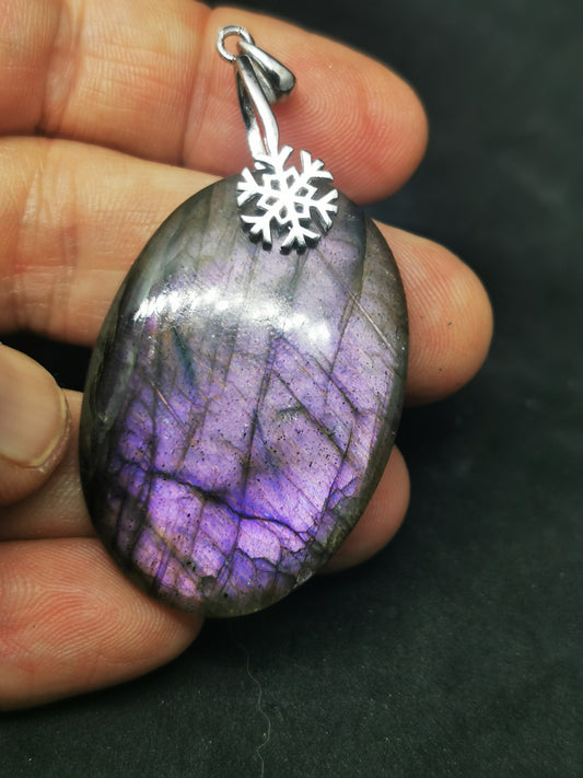 Labradorite violette