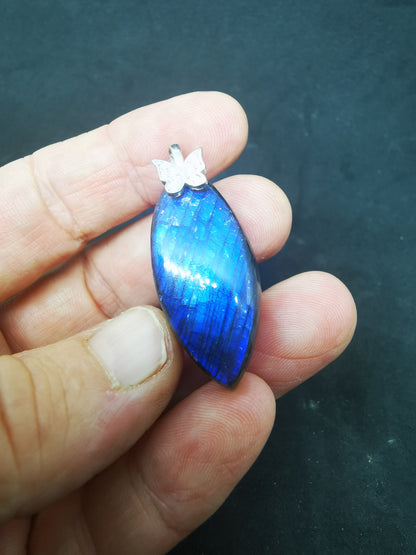 Labradorite très bleue pendentif