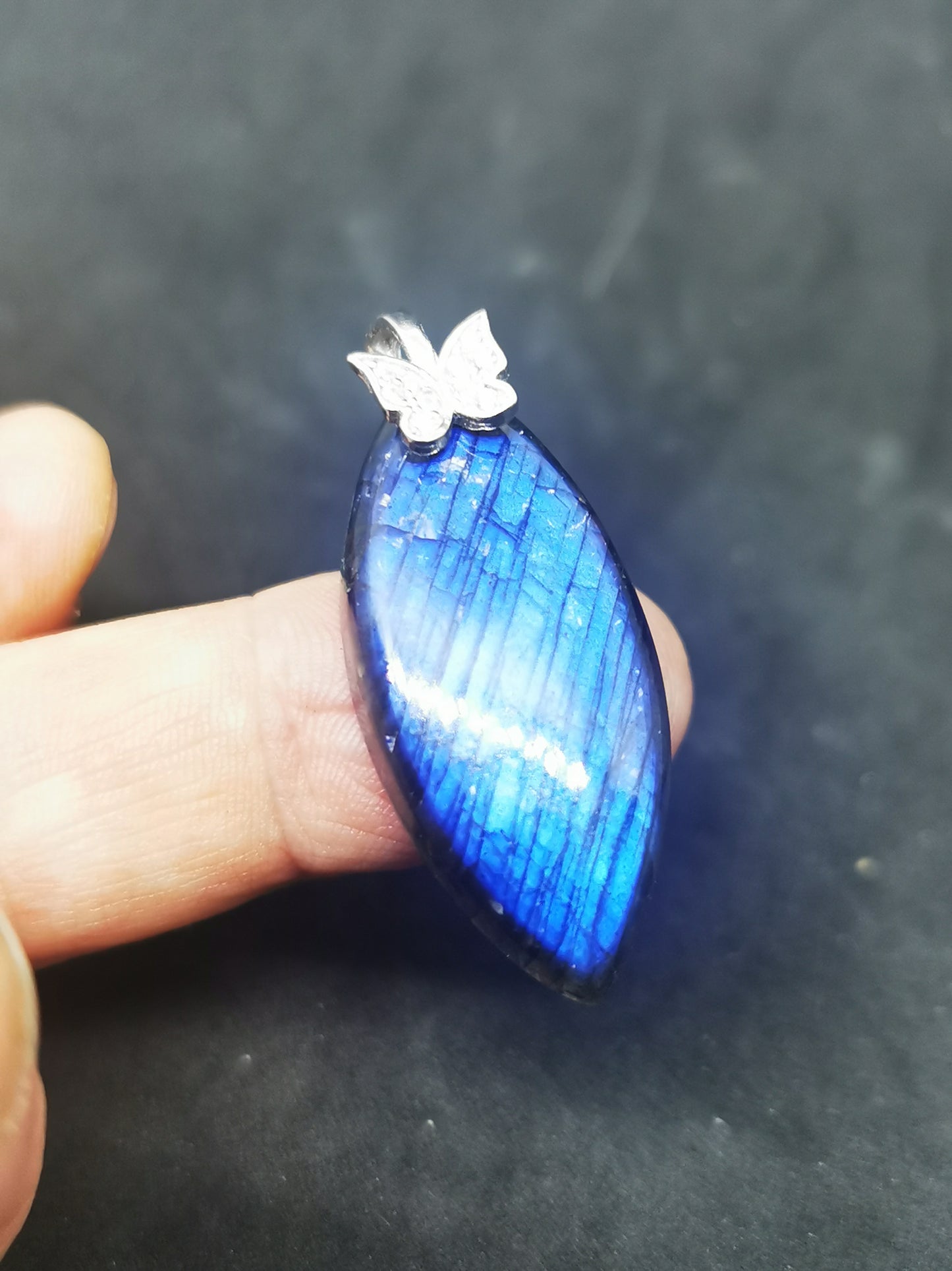 Labradorite très bleue pendentif