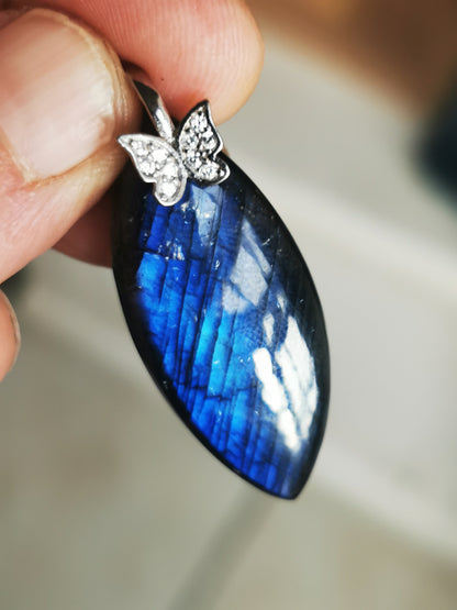 Labradorite très bleue pendentif