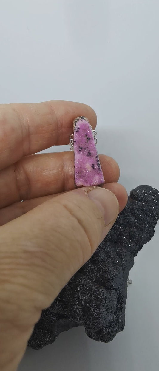 Cobaltocalcite du Congo en pendentif