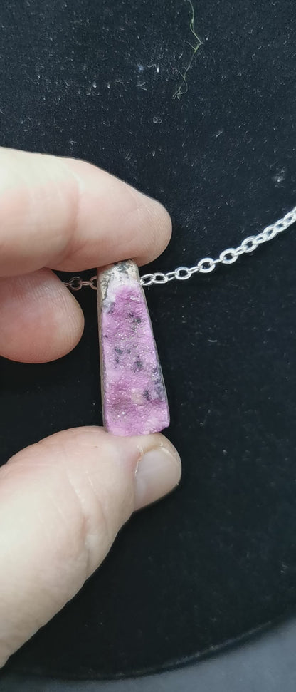Cobaltocalcite du Congo en pendentif