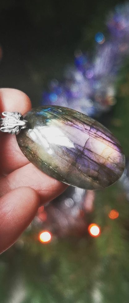 Labradorite violette