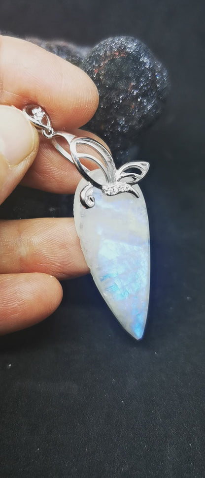 Pendentif pierre de lune