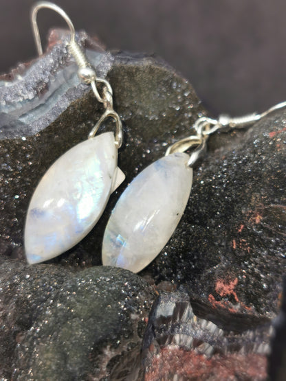 Boucle d'oreille en pierre de lune