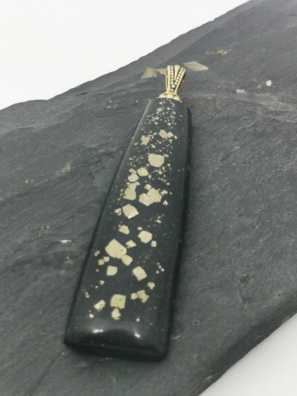 Pendentif de Pyrite sur ardoise