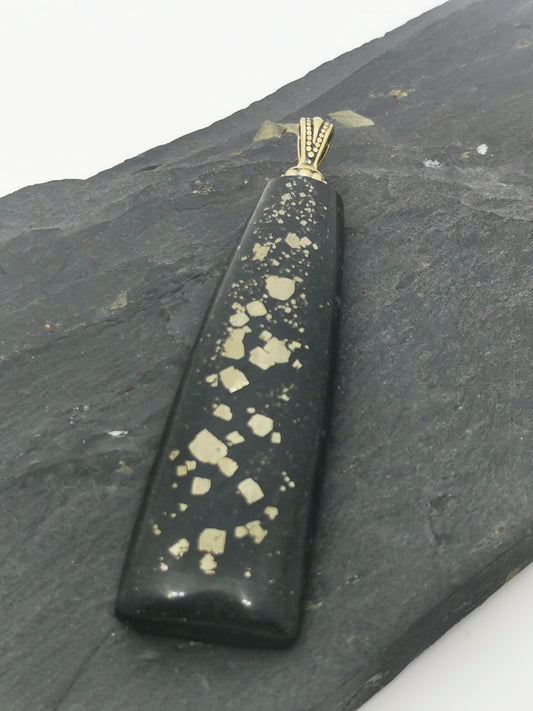 Pendentif de Pyrite sur ardoise