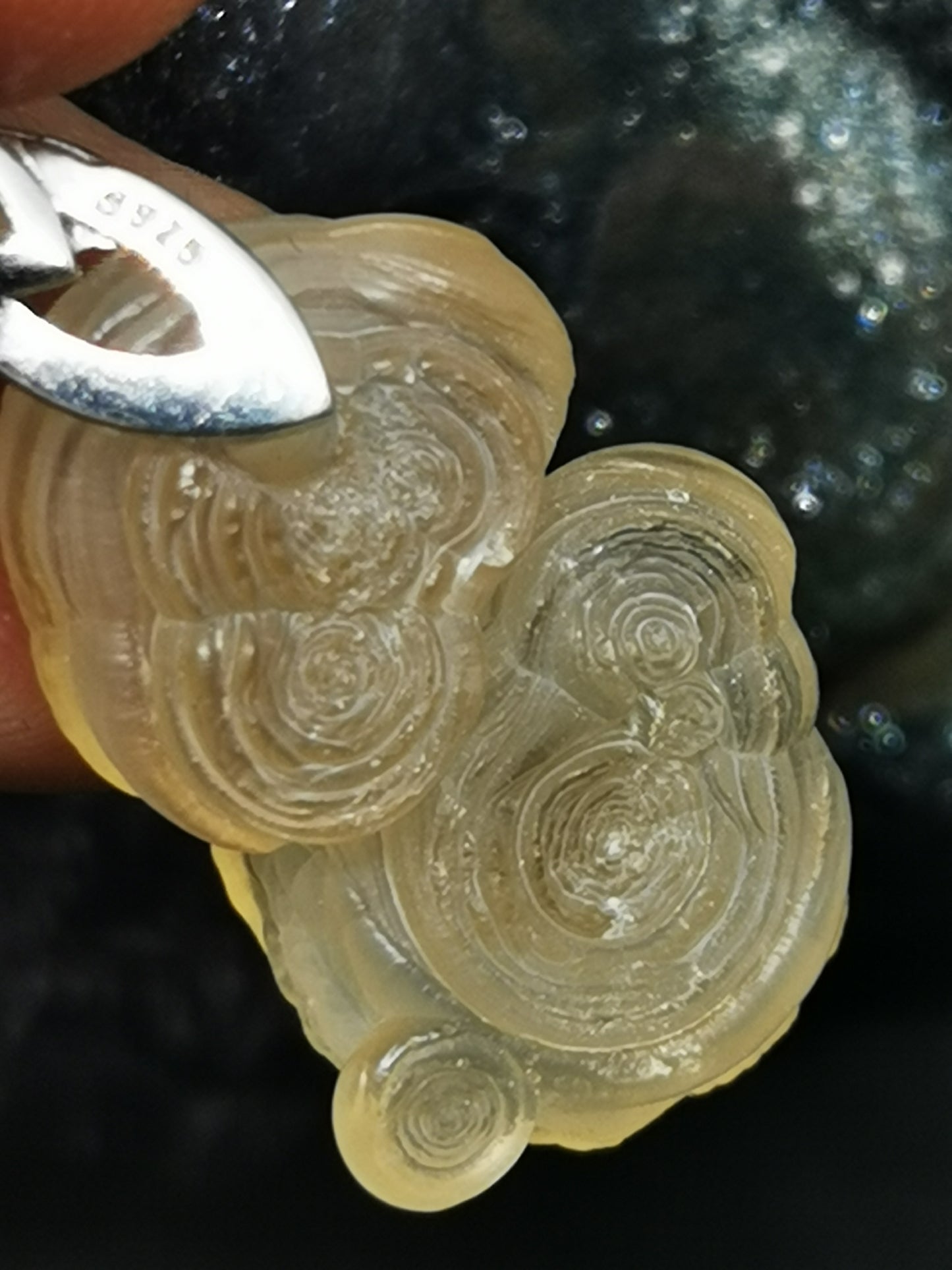 Calcedoine guttulaire