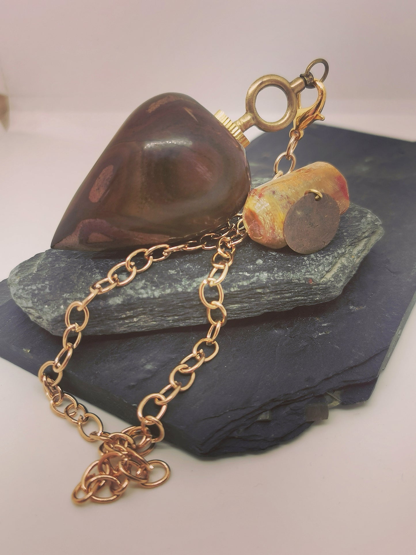 Tsesite - le "y" symbolique pendule
