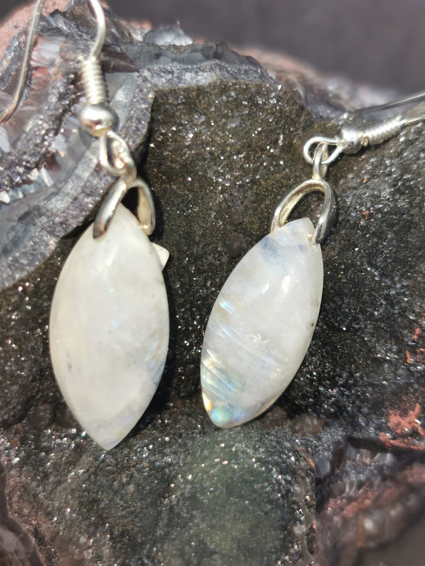 Boucle d'oreille en pierre de lune