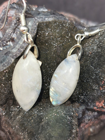 Boucle d'oreille en pierre de lune